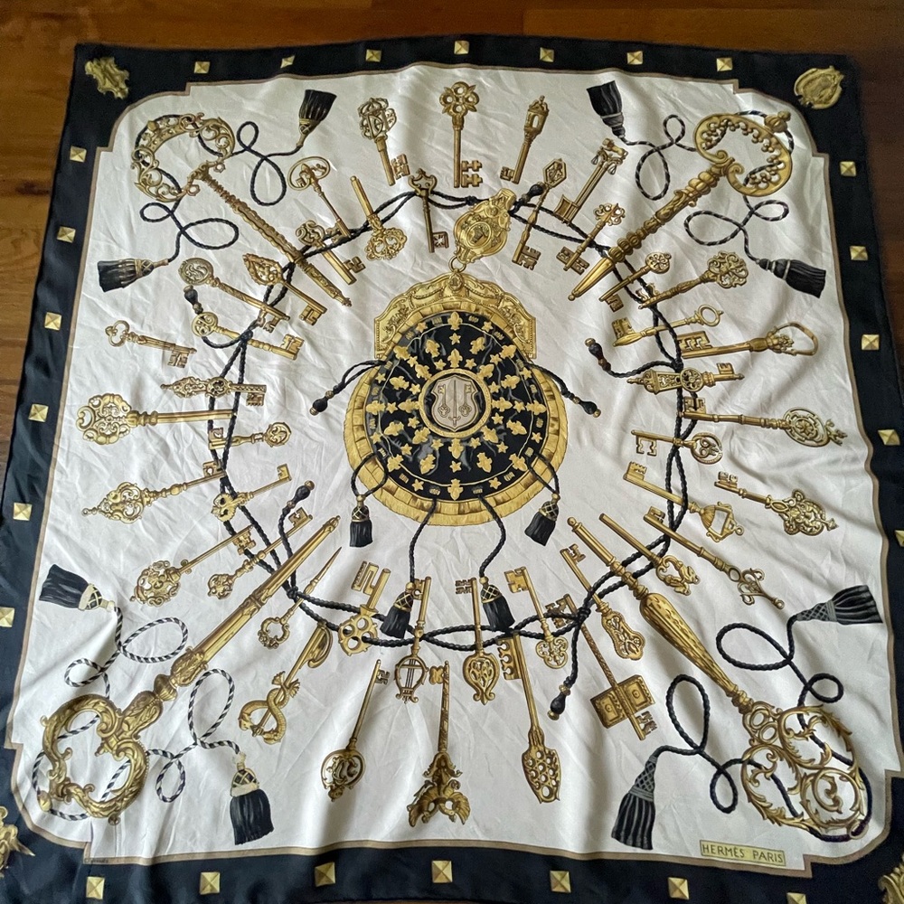 Hermès Les Cle Key Silk Scarf.